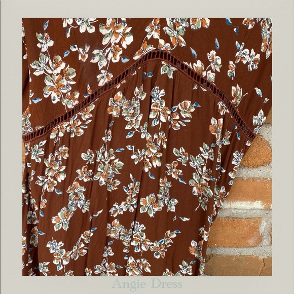 Angie Dress - Picture 4 of 4